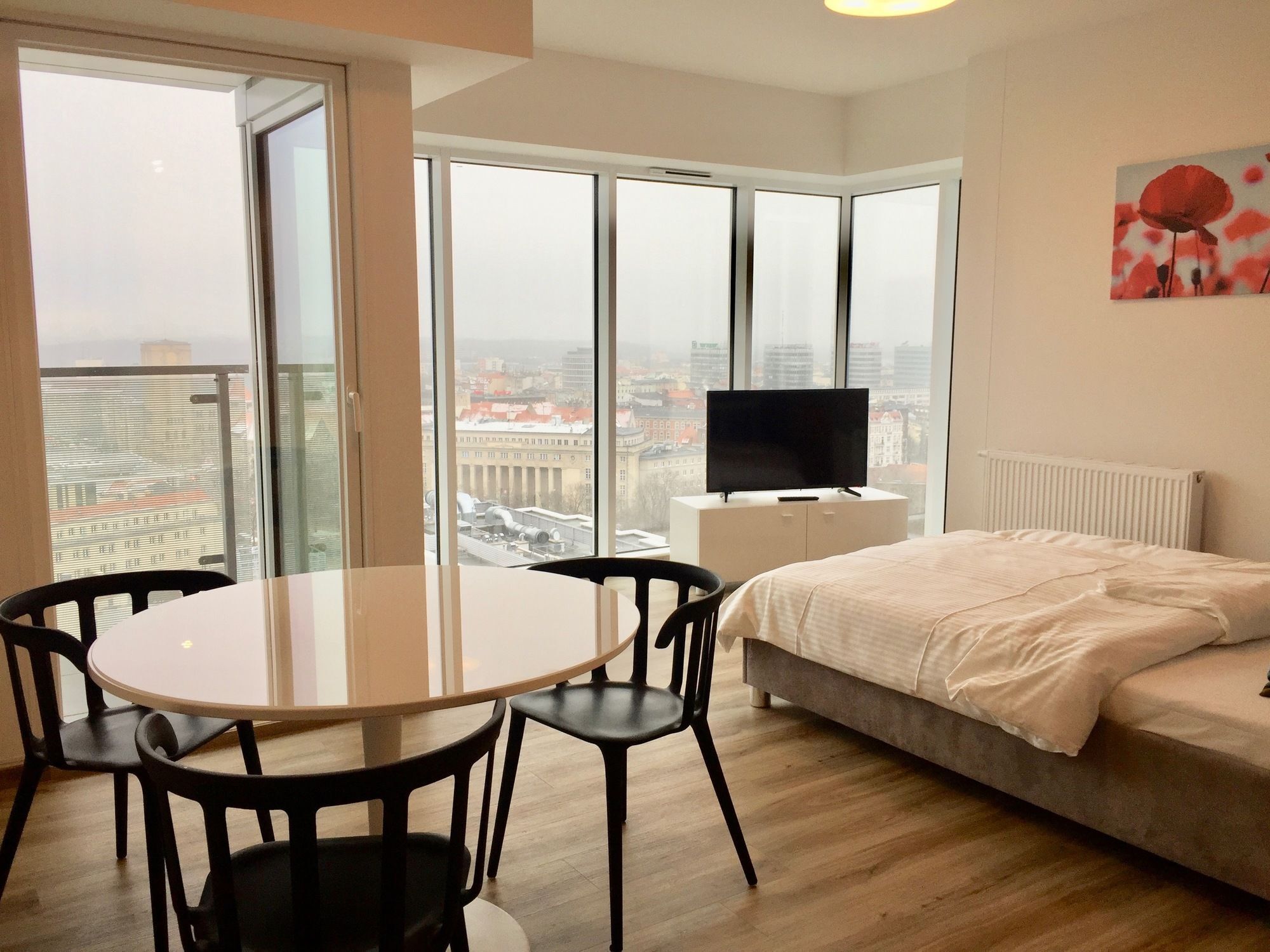 Capital Apartments - Towarowa Познань Екстер'єр фото